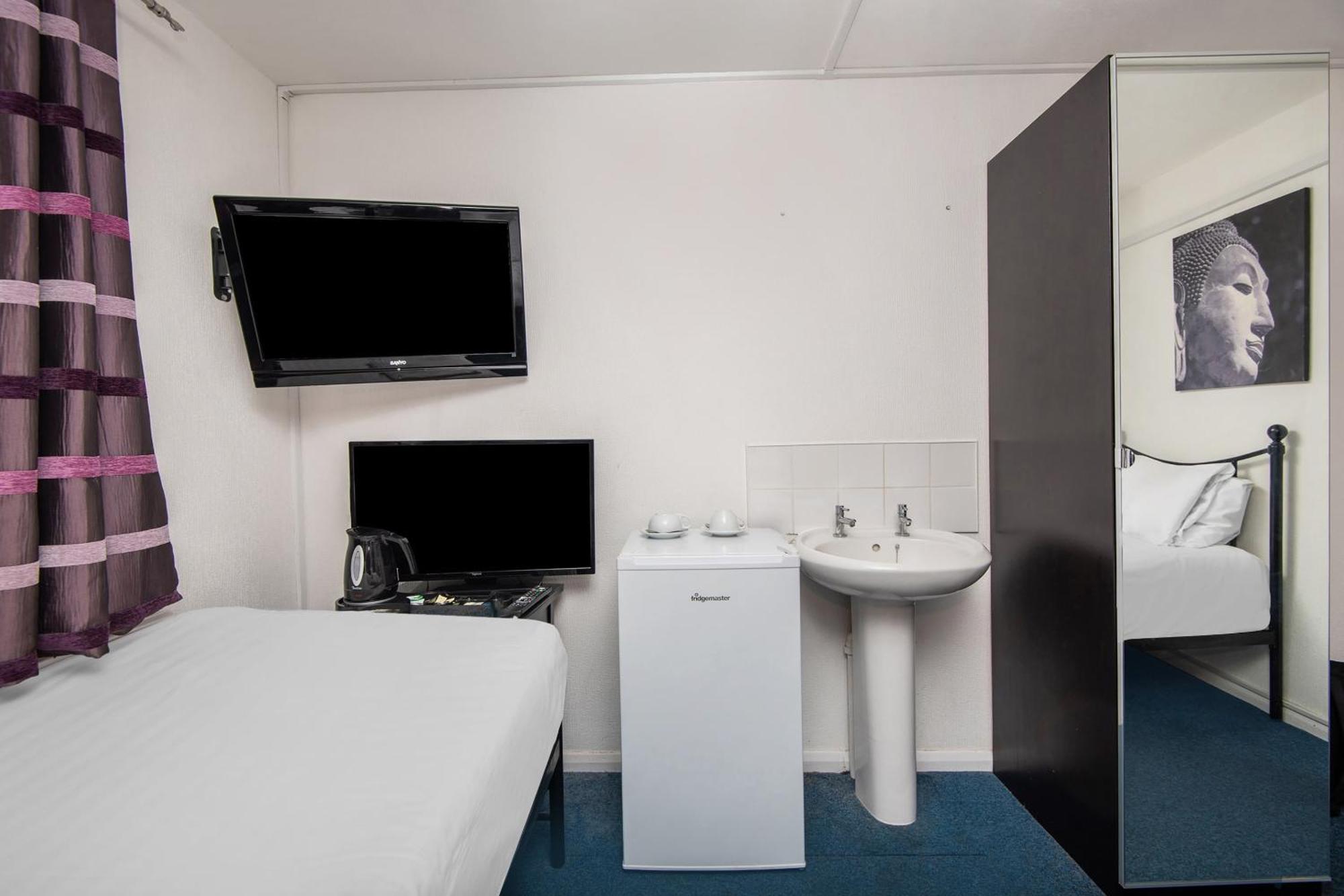 Chris'S Motel Stokenchurch Esterno foto