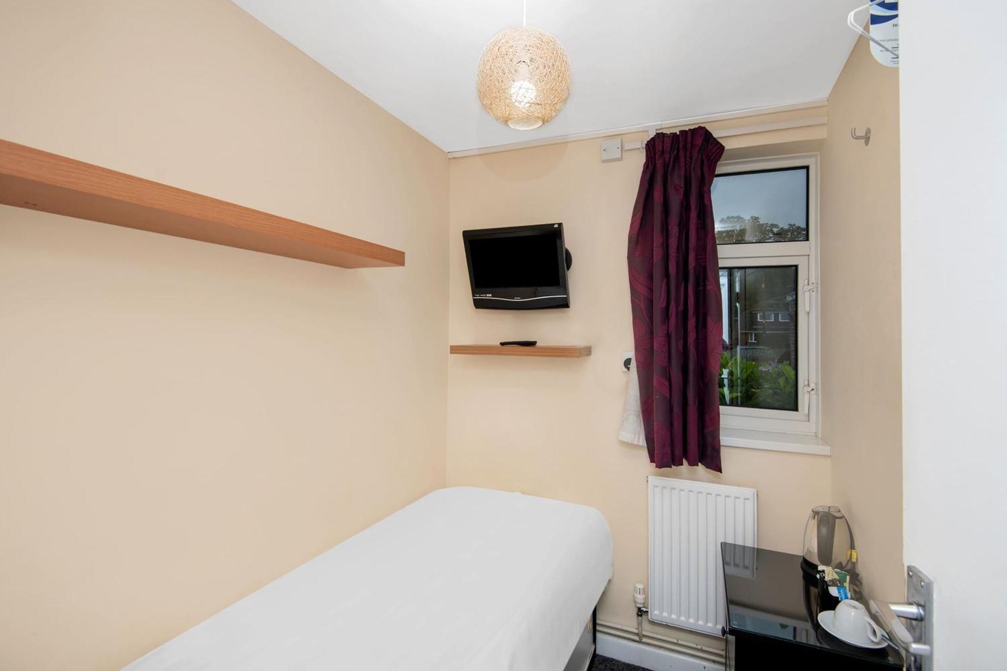 Chris'S Motel Stokenchurch Esterno foto