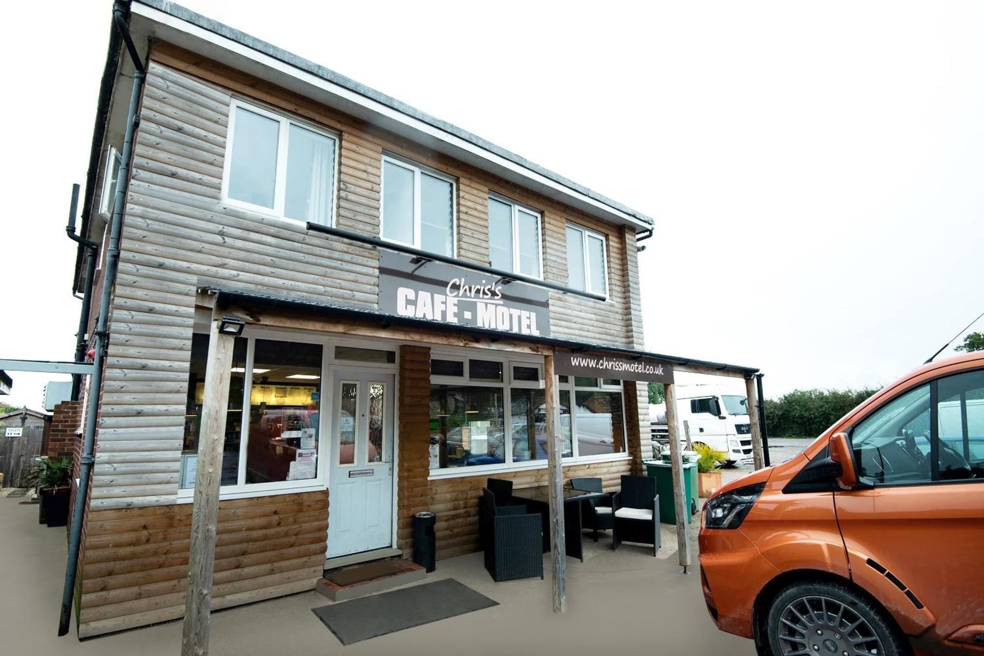 Chris'S Motel Stokenchurch Esterno foto