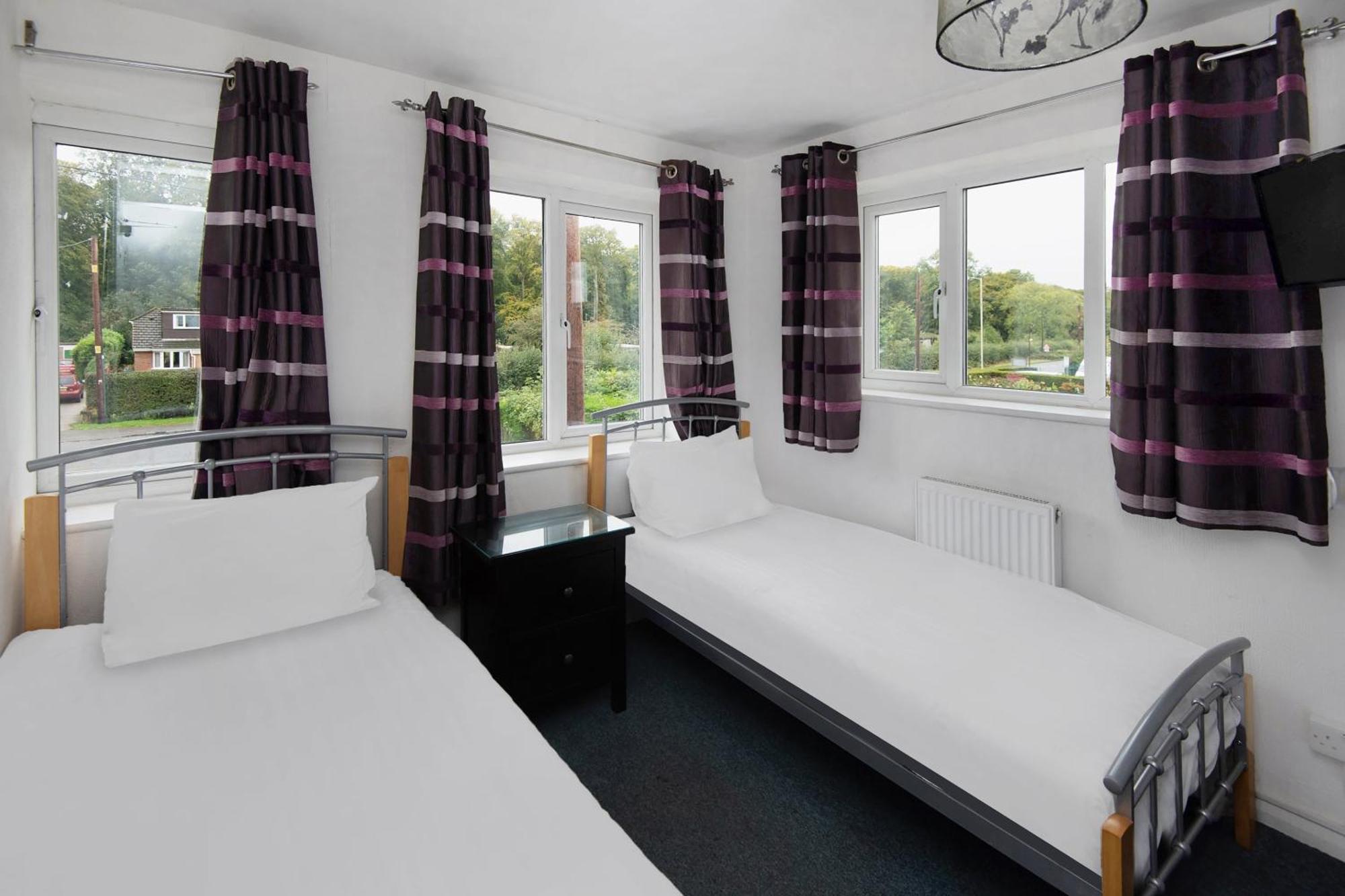 Chris'S Motel Stokenchurch Esterno foto